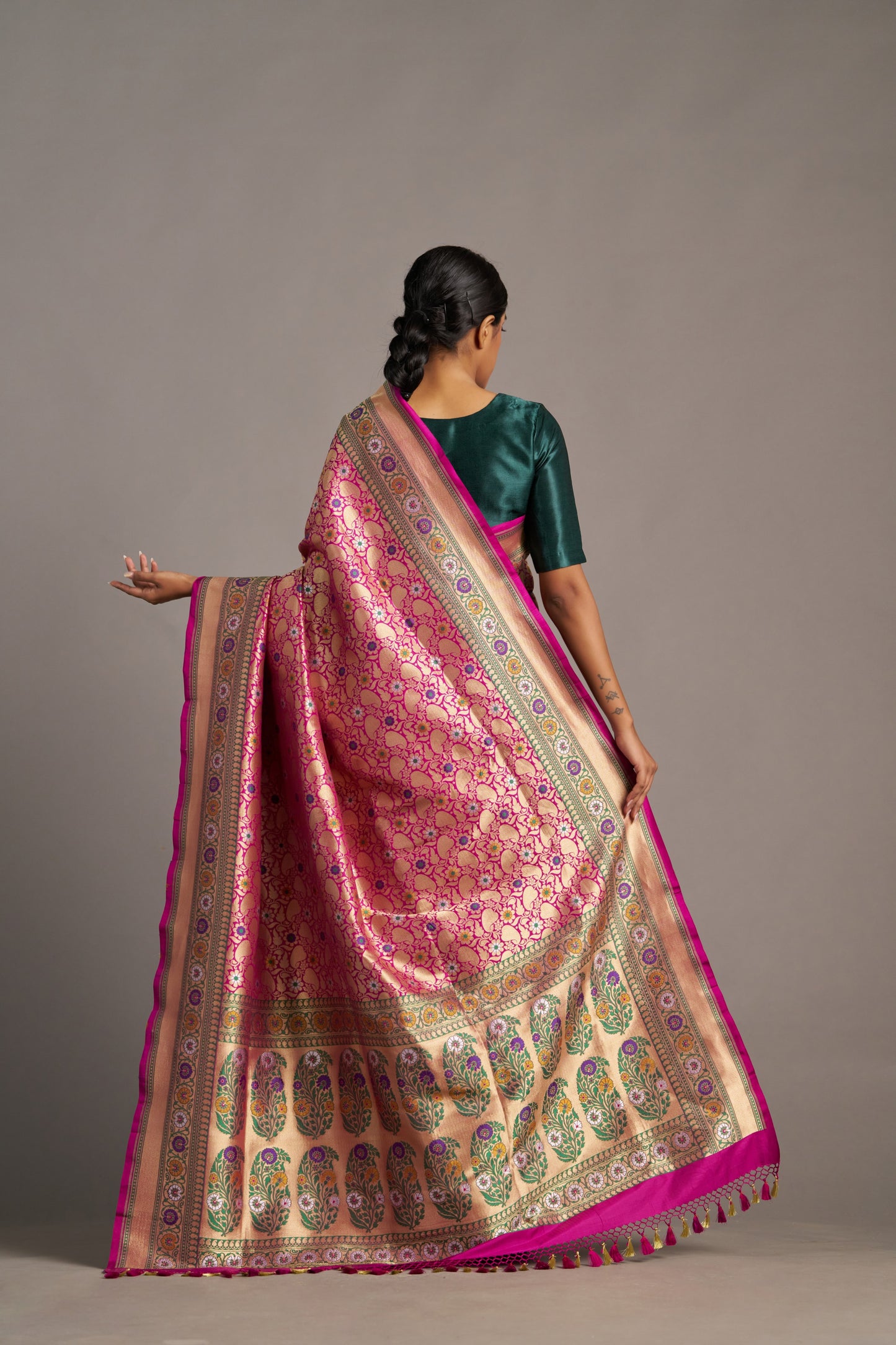 Minakari Banarasi – Vinay Vastralay