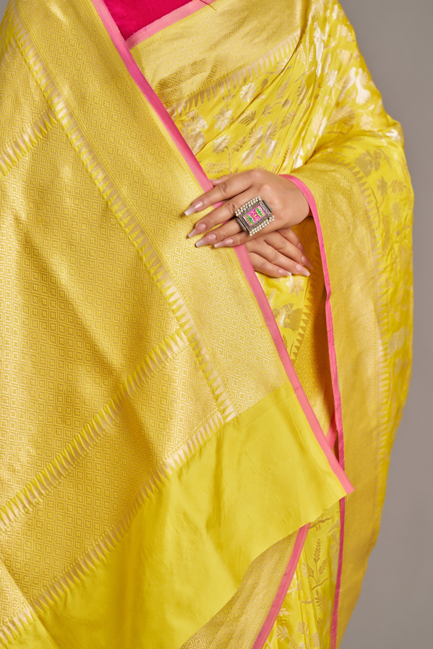 Yellow Banarasi – Vinay Vastralay