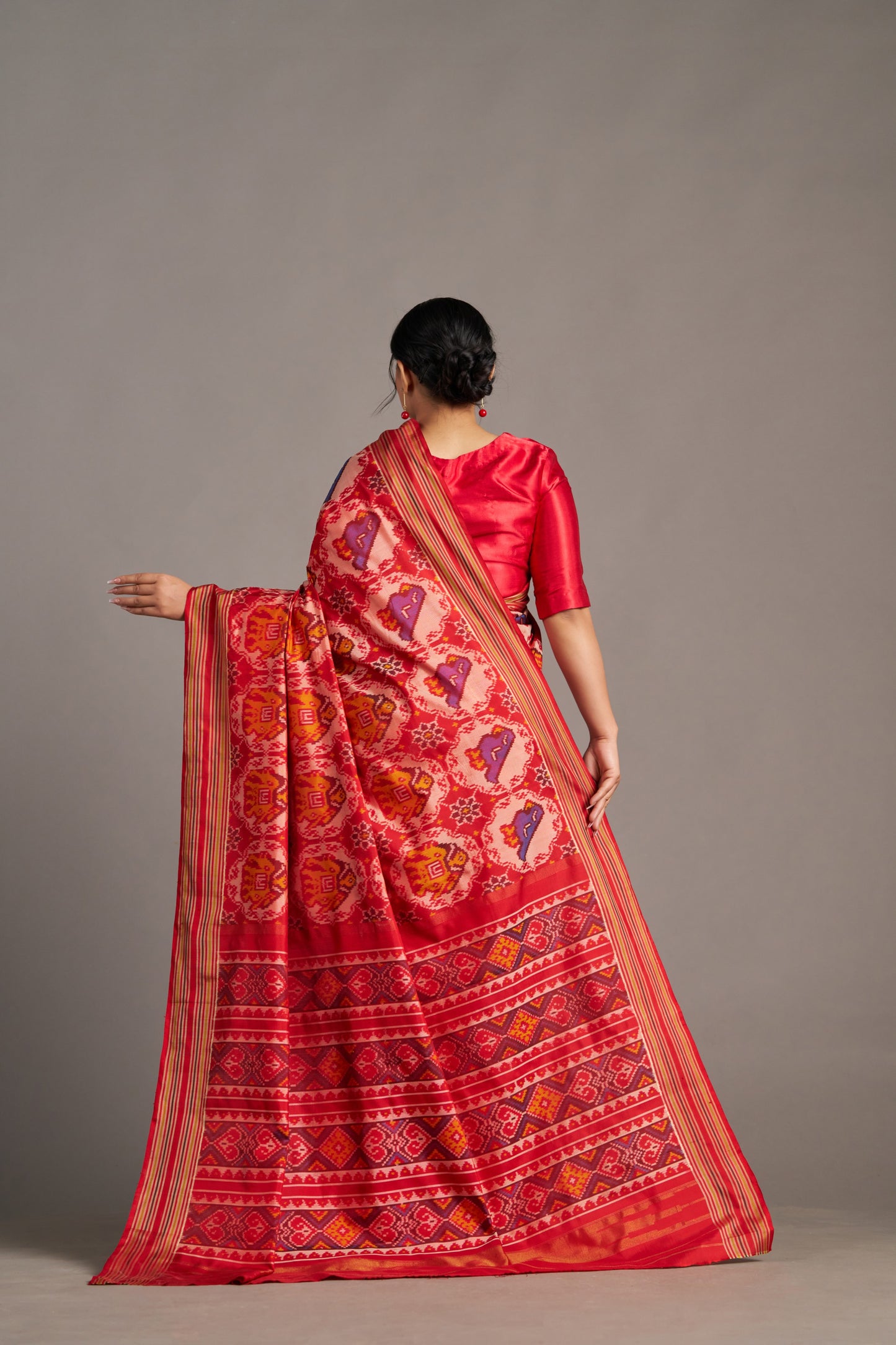 Red Patola – Vinay Vastralay