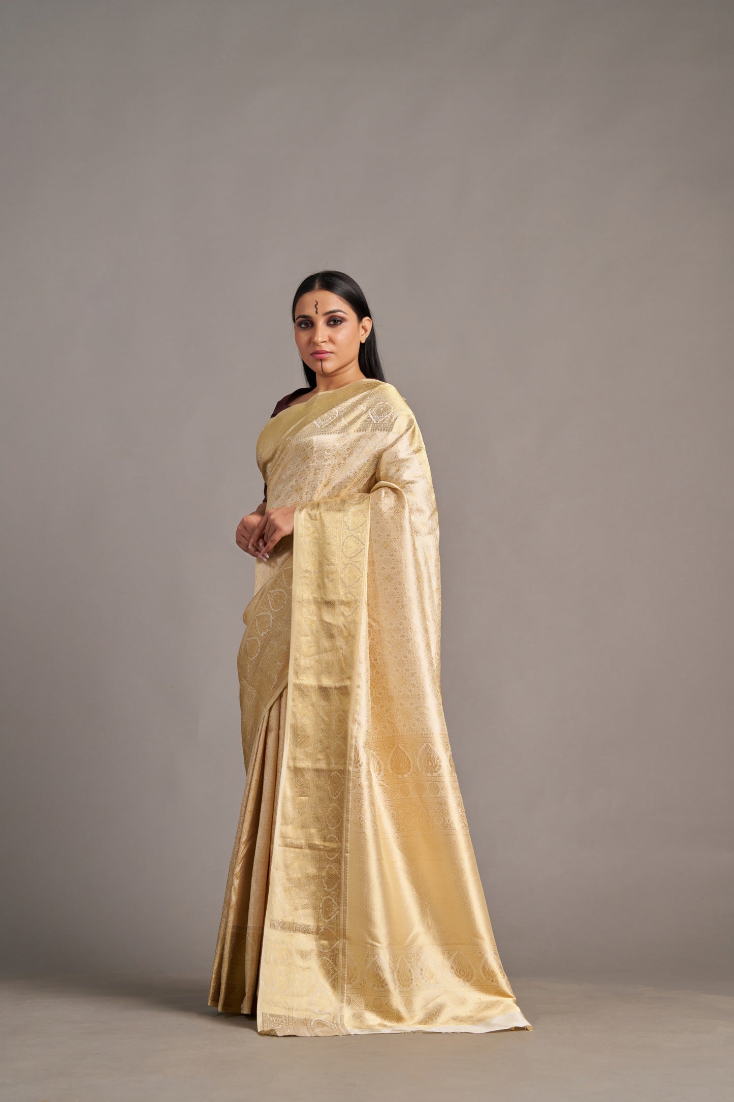 Ivory Kanjivaram - Vinay Vastralay