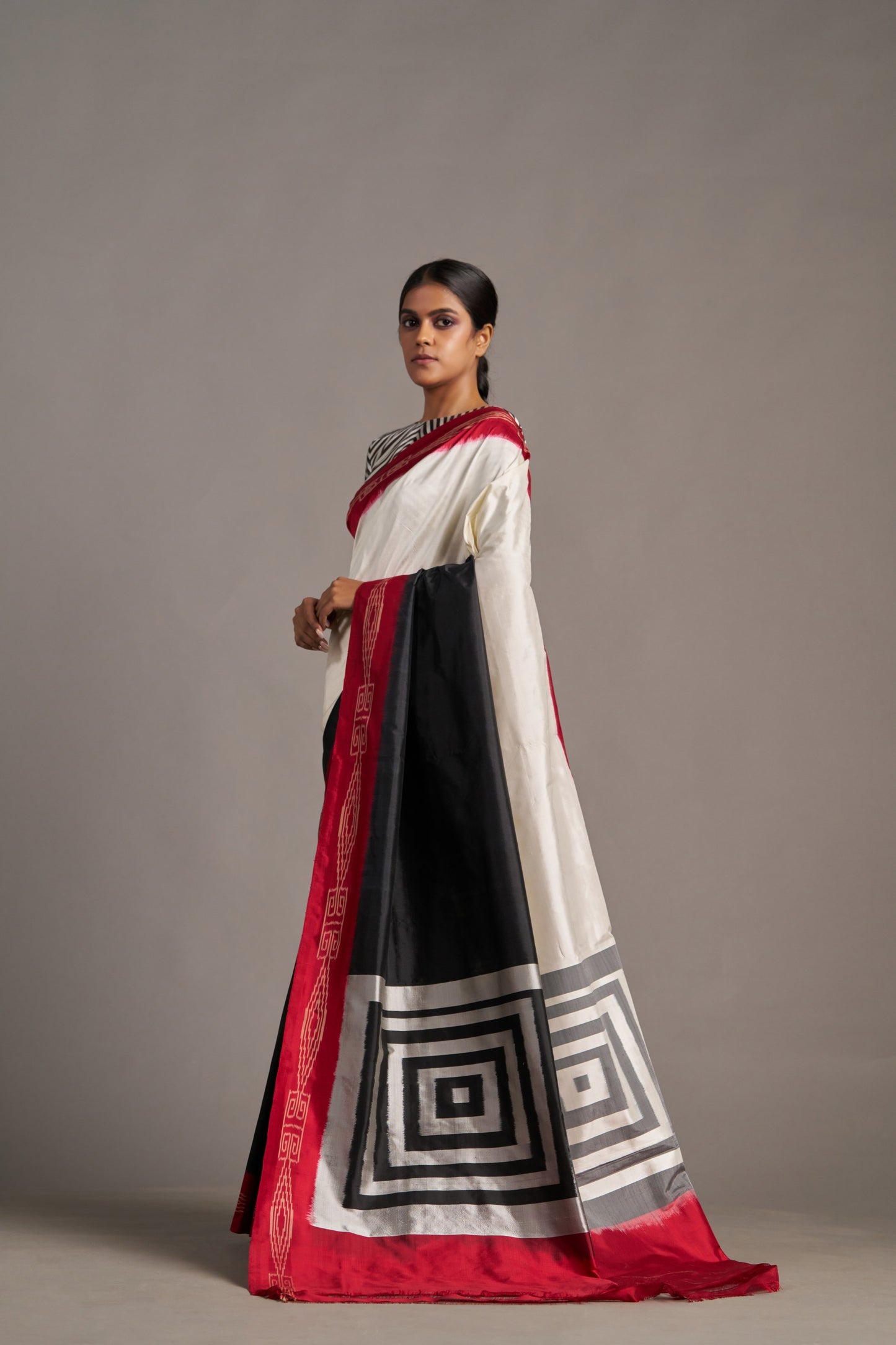 Classic Black X White Patola – Vinay Vastralay