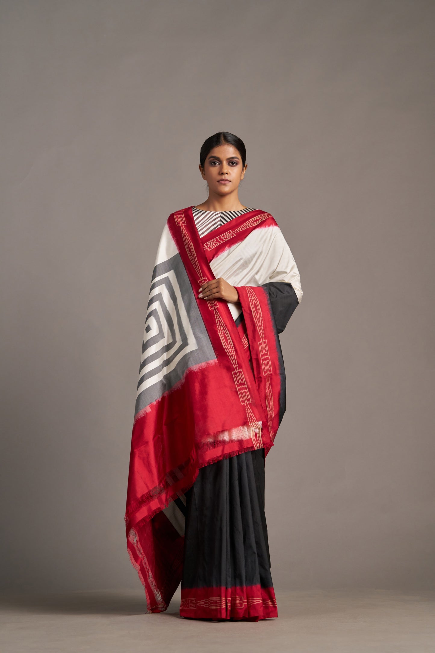 Classic Black X White Patola – Vinay Vastralay