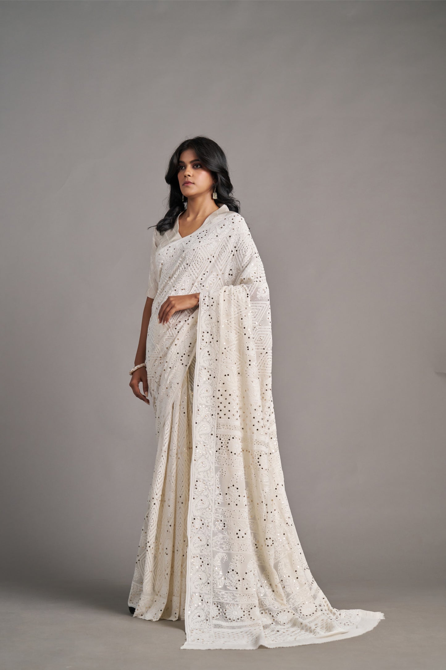 White Lakhnavi – Vinay Vastralay