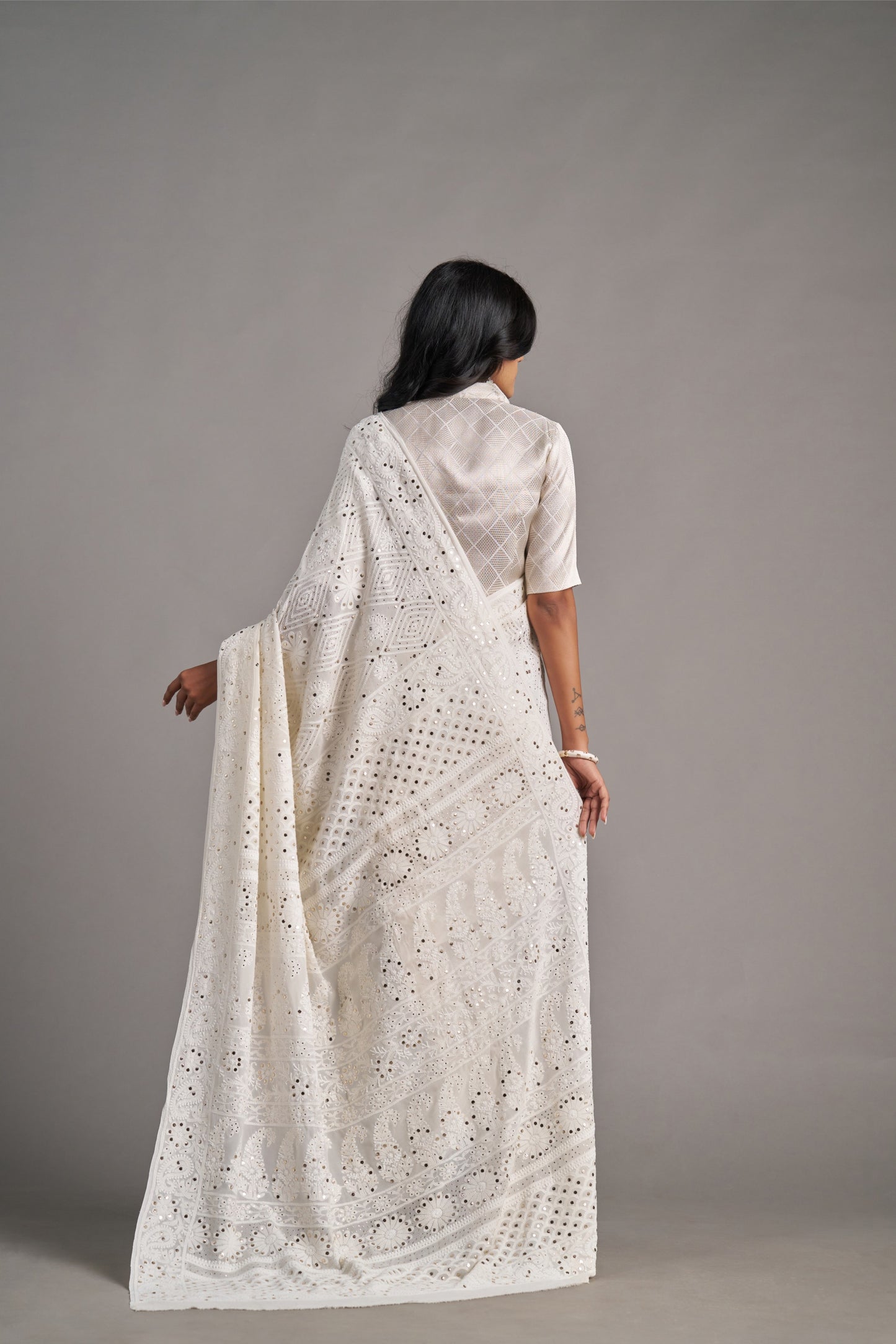 White Lakhnavi – Vinay Vastralay