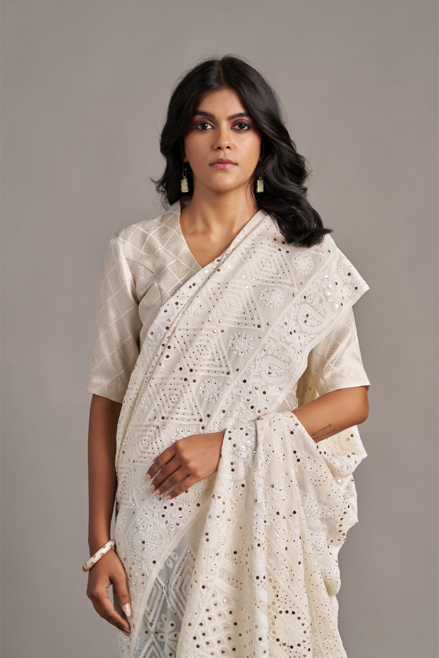 White Lakhnavi – Vinay Vastralay