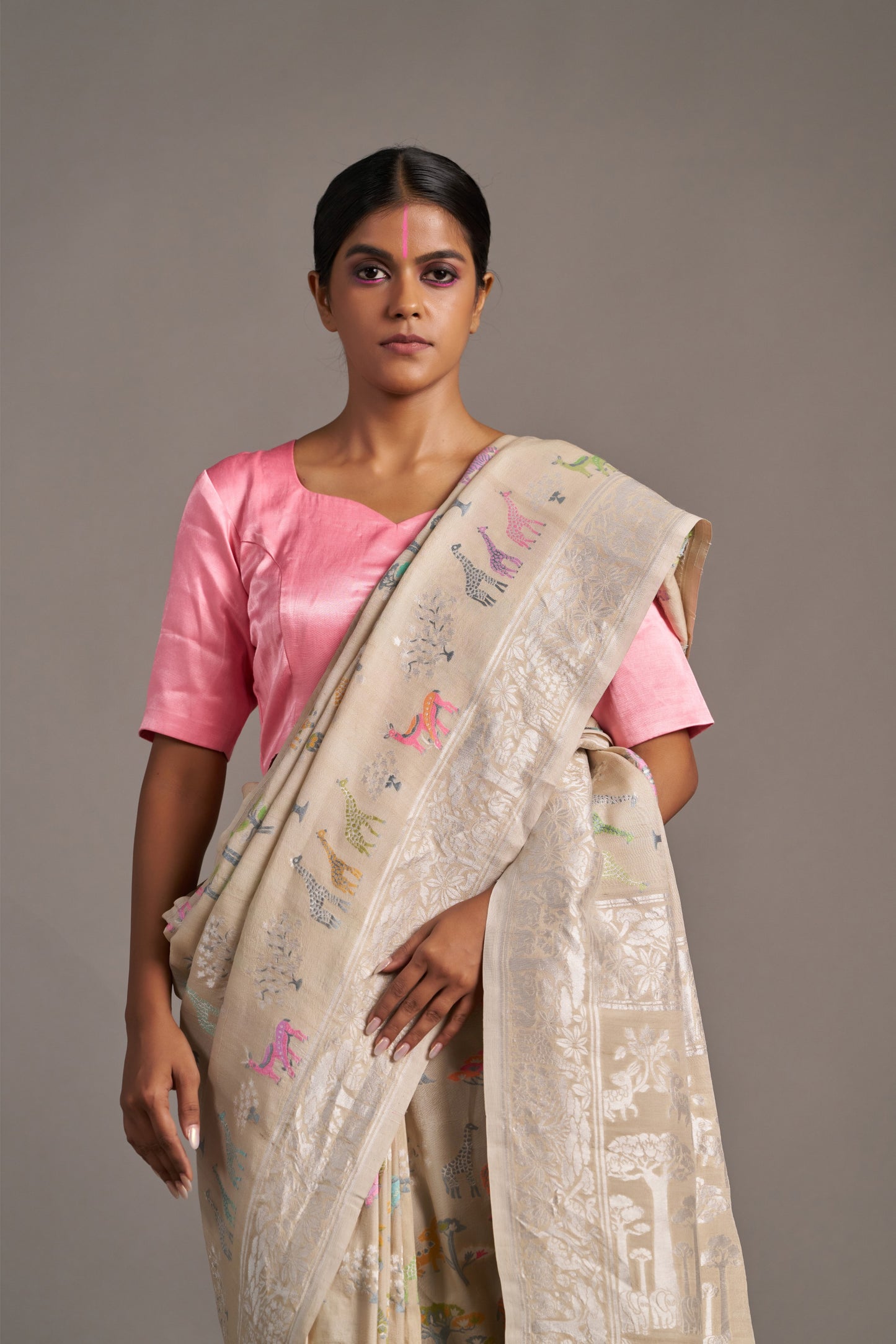 Figure Munga – Vinay Vastralay