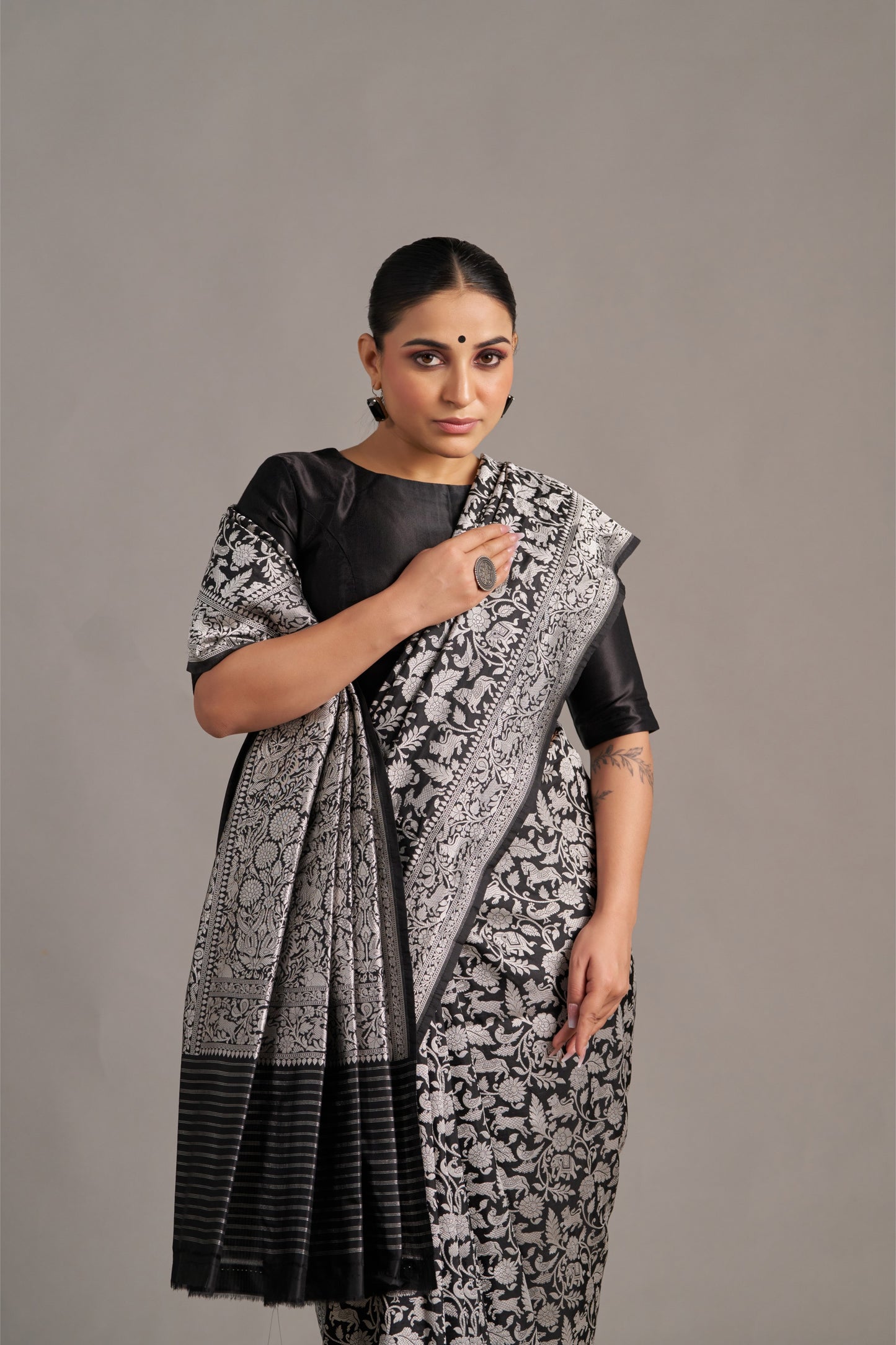 Black Banarasi – Vinay Vastralay