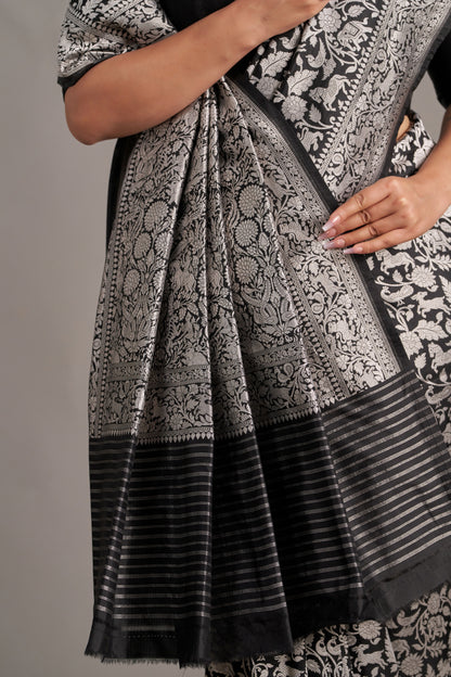 Black Banarasi – Vinay Vastralay